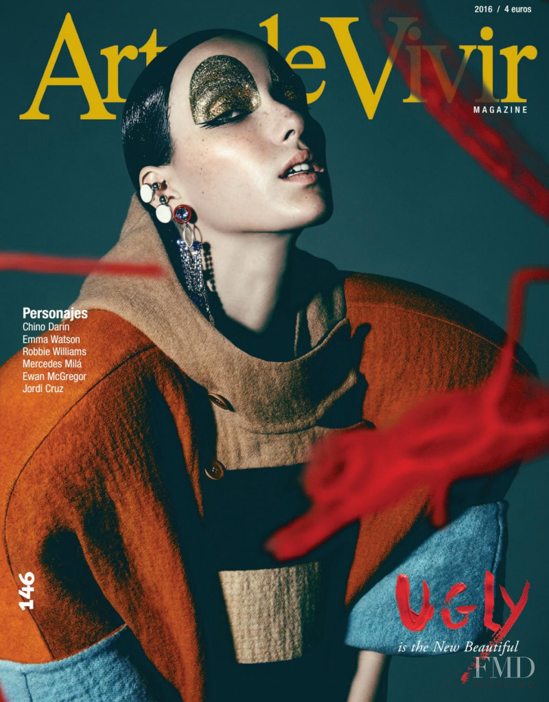 Marta del Caño featured on the Arte de Vivir cover from December 2016