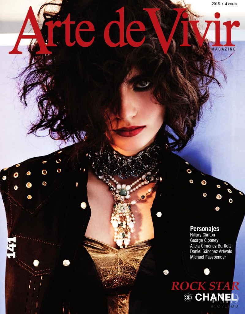 Nuria Moser featured on the Arte de Vivir cover from January 2016