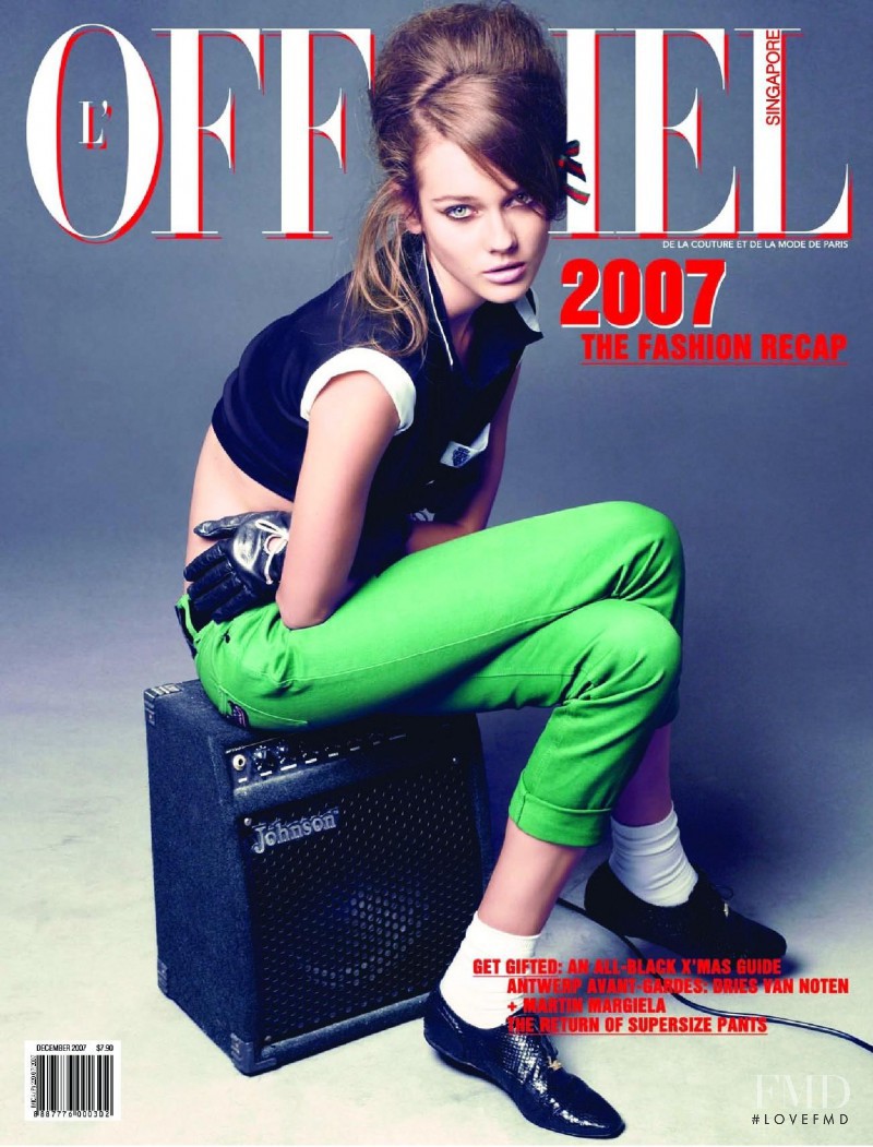  featured on the L\'Officiel Singapore cover from December 2007
