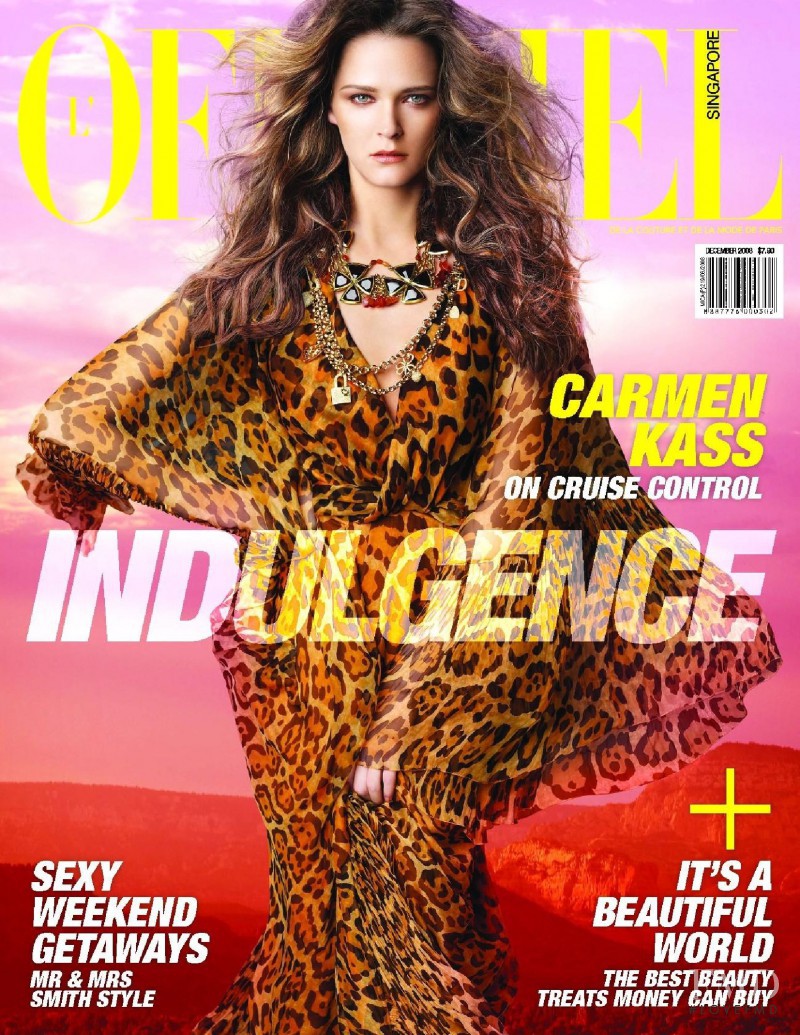 Carmen Kass featured on the L\'Officiel Singapore cover from December 2008