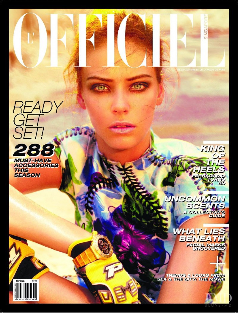  featured on the L\'Officiel Singapore cover from May 2008