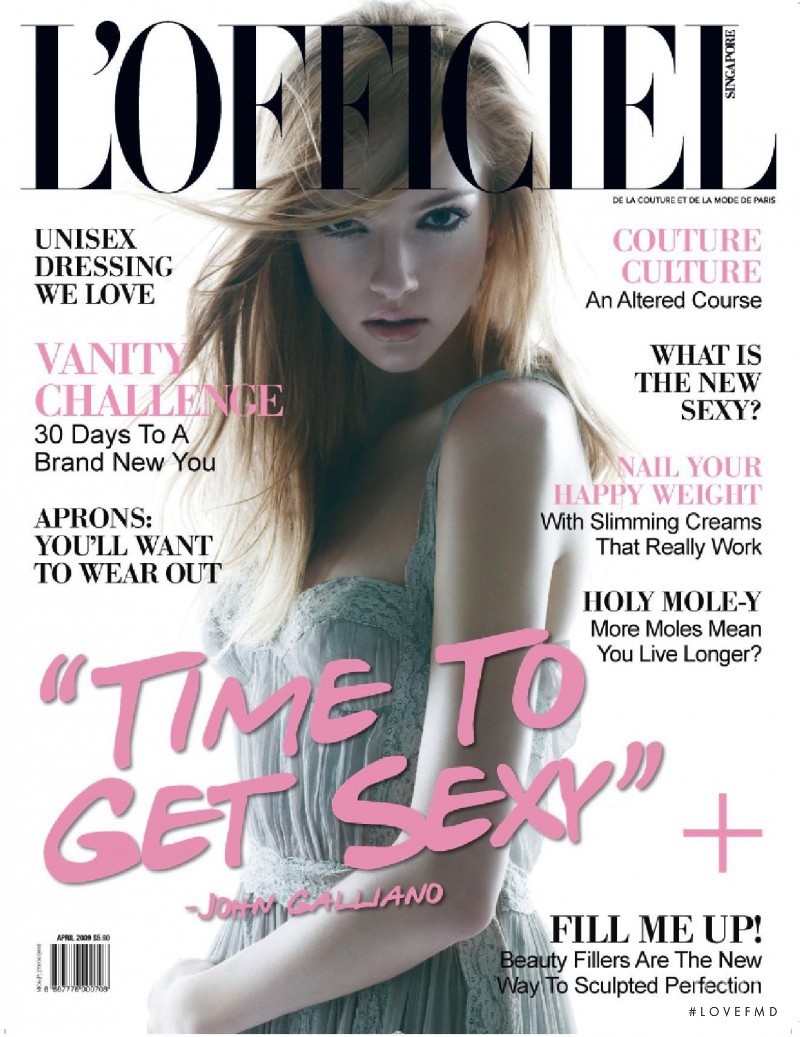  featured on the L\'Officiel Singapore cover from April 2009