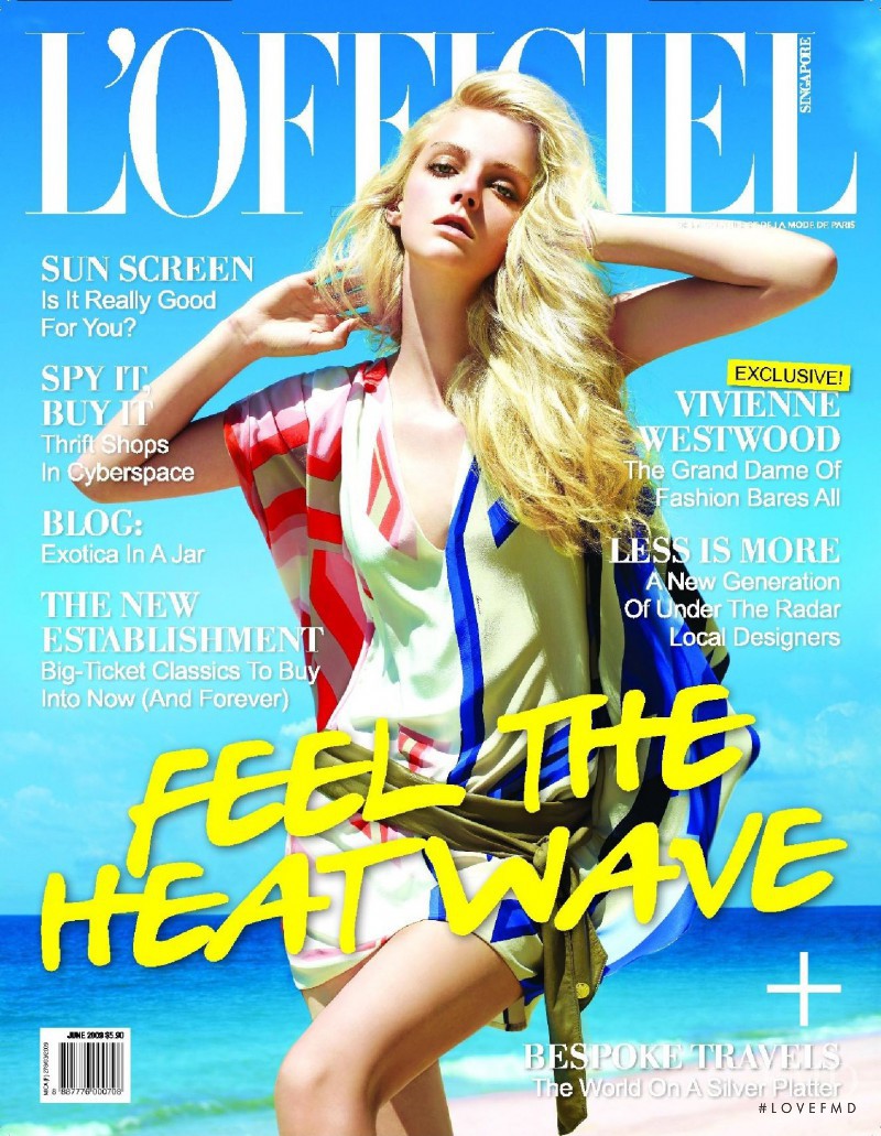  featured on the L\'Officiel Singapore cover from June 2009