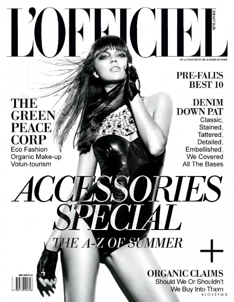 featured on the L\'Officiel Singapore cover from May 2009