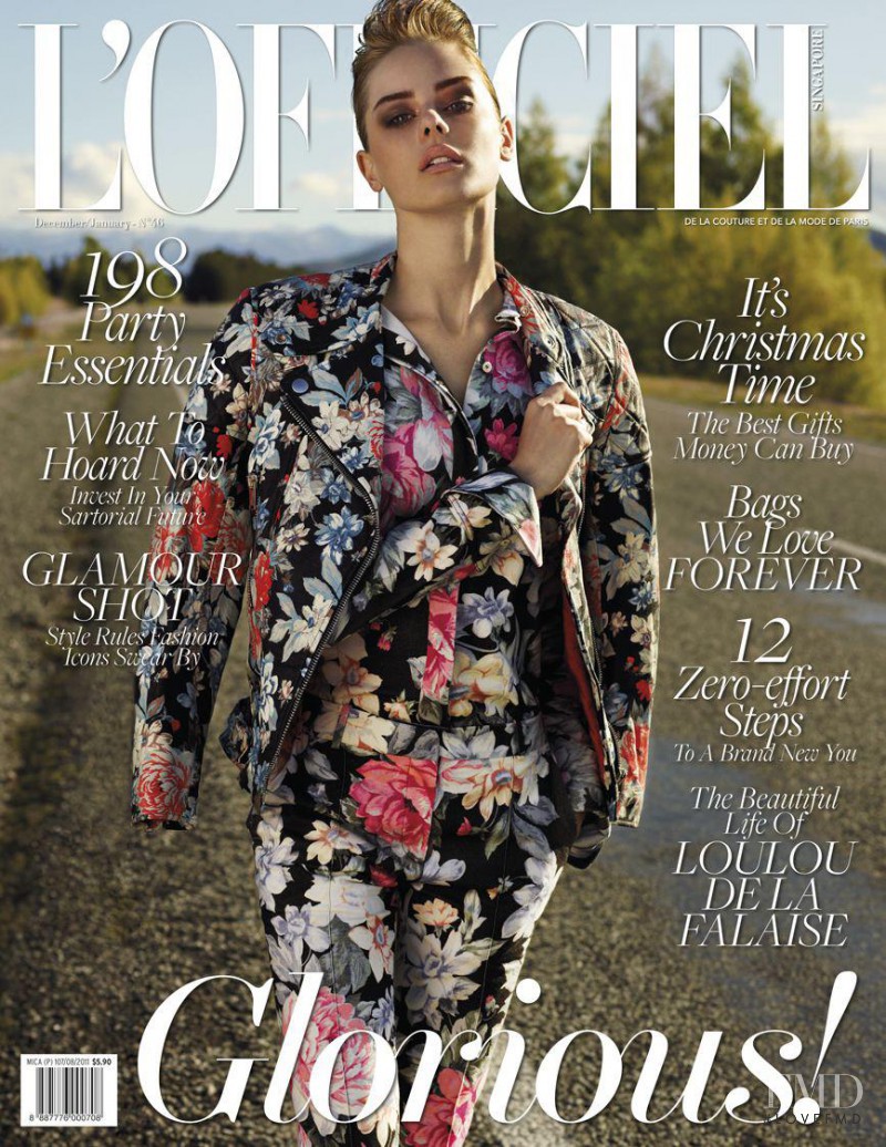  featured on the L\'Officiel Singapore cover from December 2011