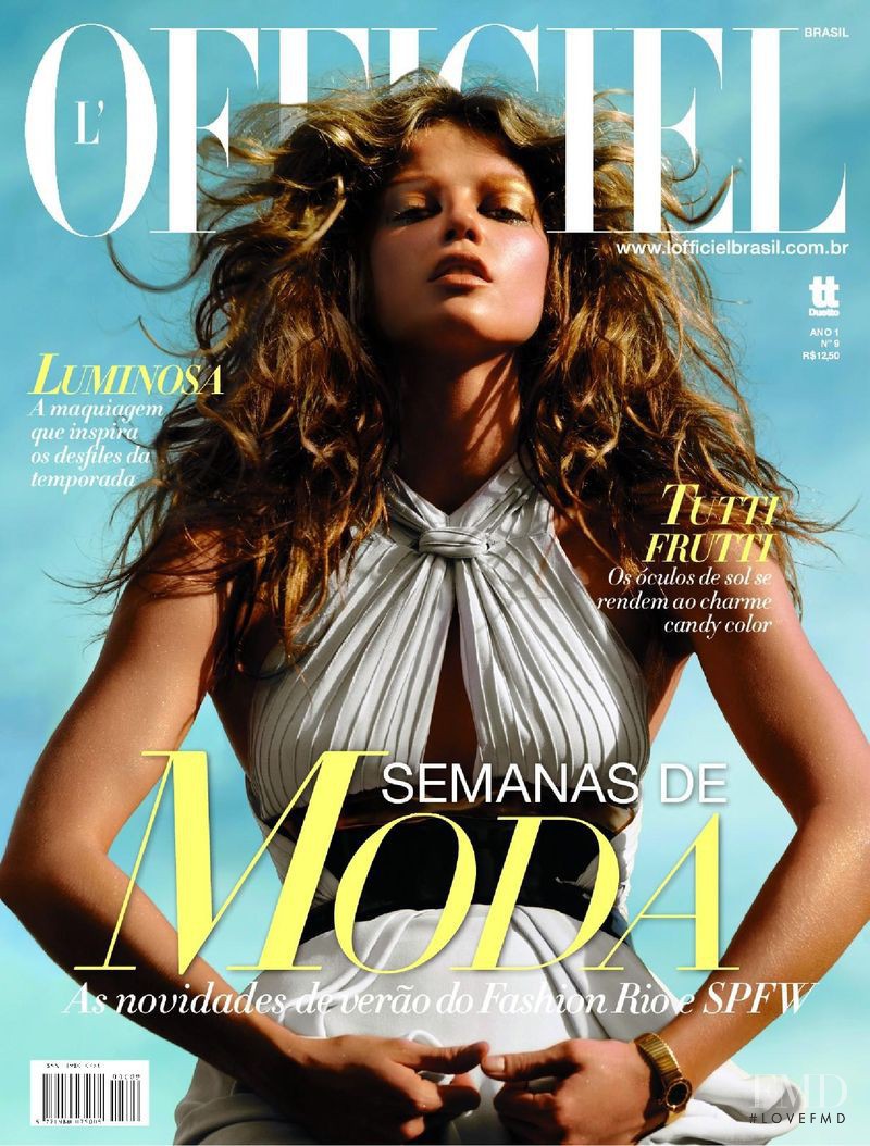 Masha Novoselova featured on the L\'Officiel Brazil cover from June 2007