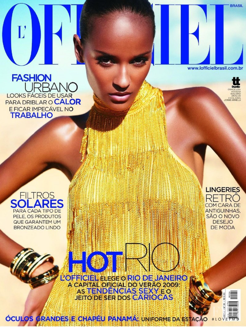 Gracie Carvalho featured on the L\'Officiel Brazil cover from November 2008