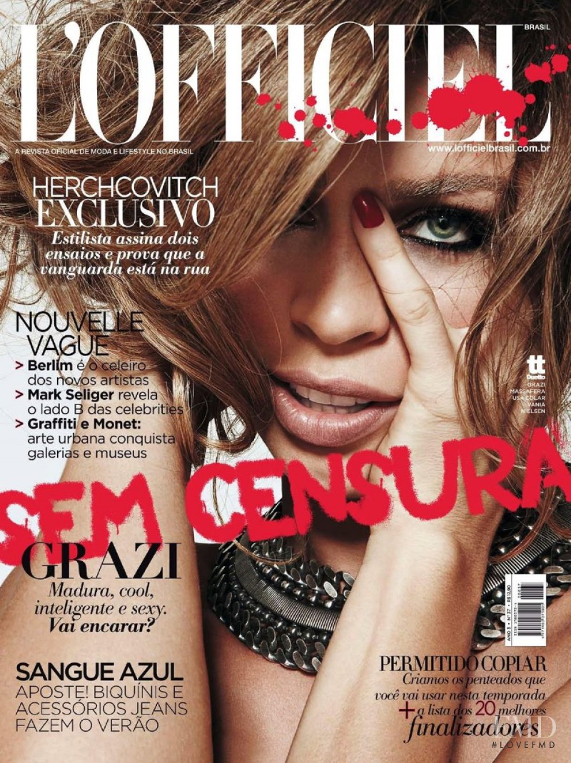 Grazielli Massafera featured on the L\'Officiel Brazil cover from November 2009