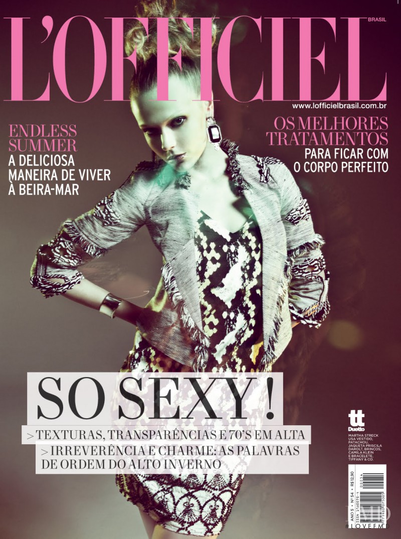 Martha Streck featured on the L\'Officiel Brazil cover from August 2011
