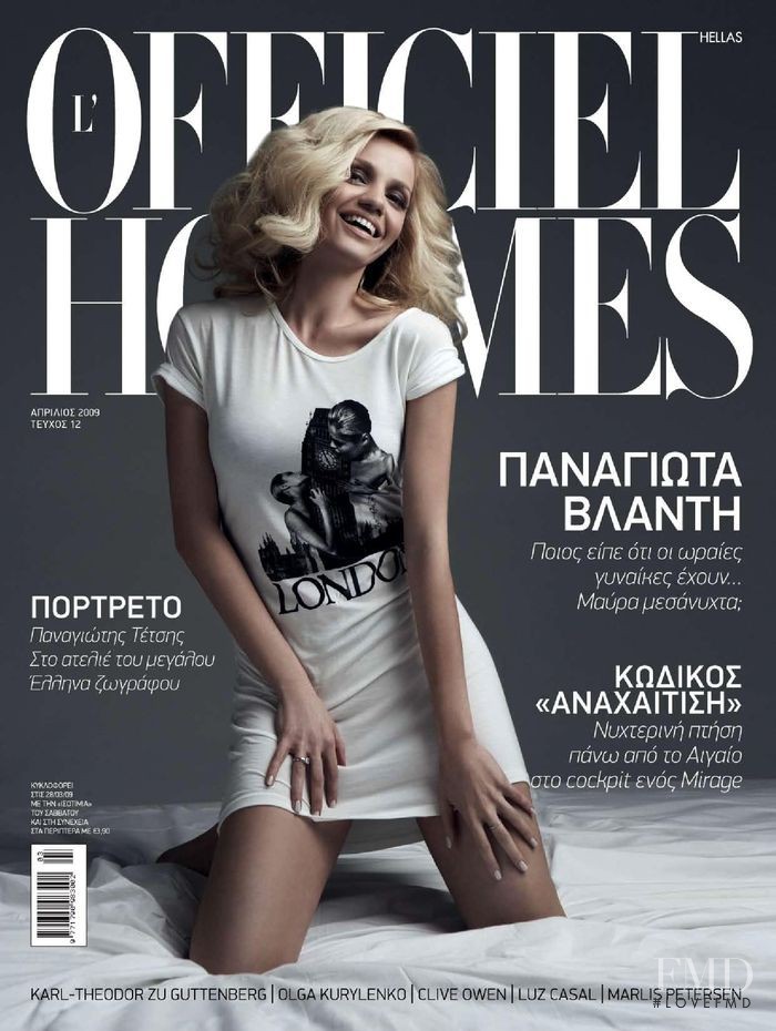  featured on the L\'Officiel Hommes Greece cover from April 2009