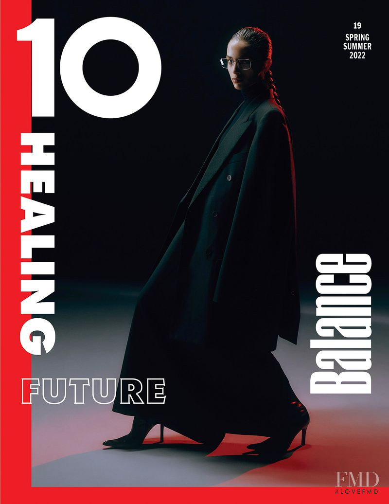  featured on the 10 Magazine Australia cover from February 2022