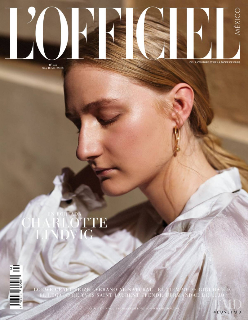 Charlotte Lindvig featured on the L\'Officiel Mexico cover from June 2018