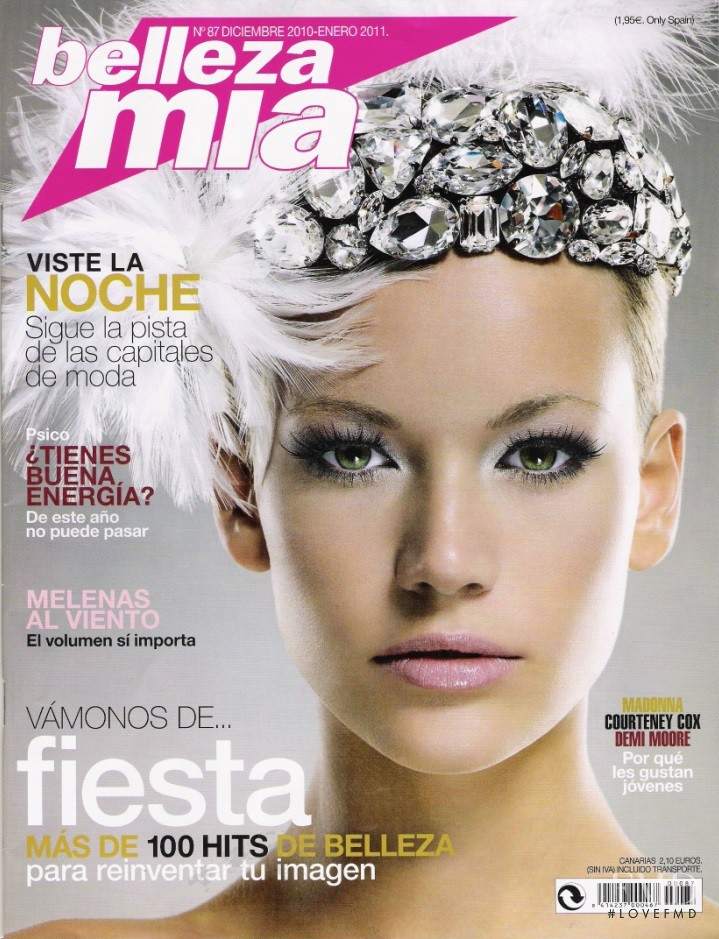 Tatiana Shamratova featured on the Mia Belleza cover from December 2010