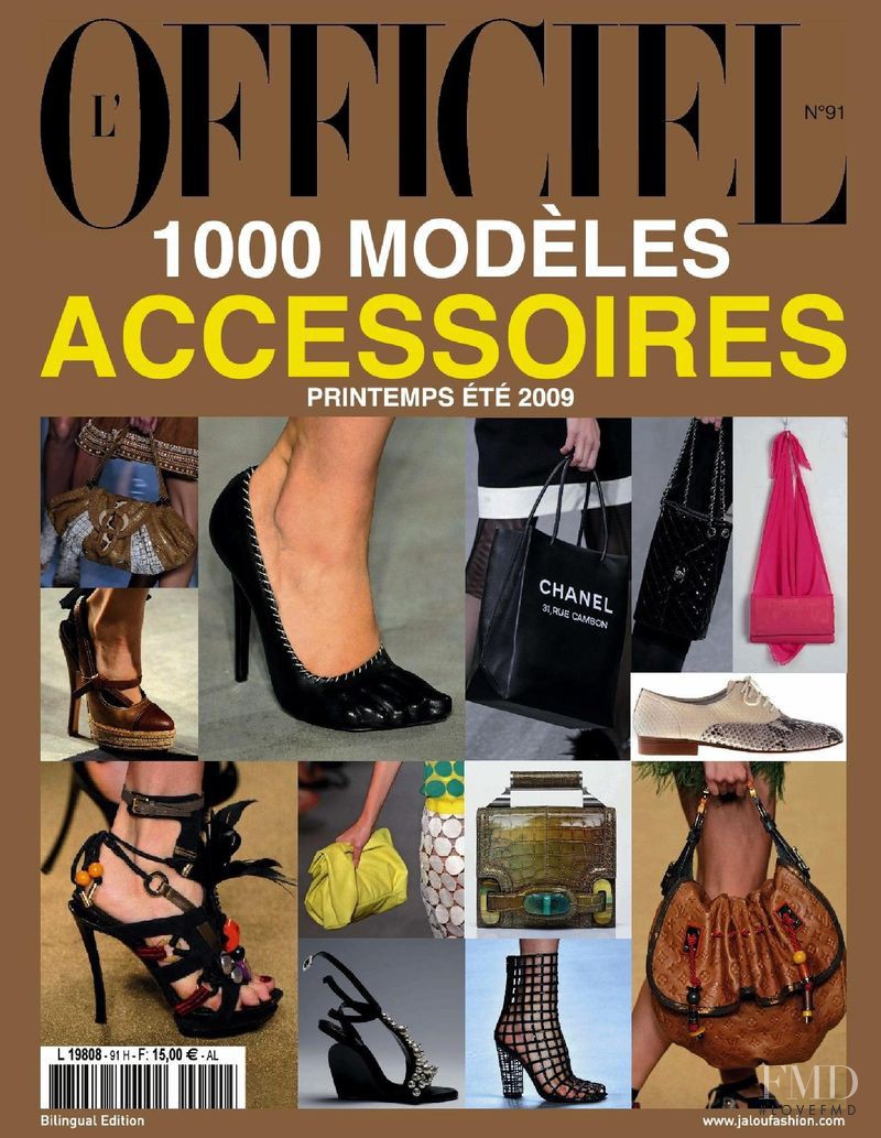  featured on the L\'Officiel 1000 Modele Accessoires cover from August 2008