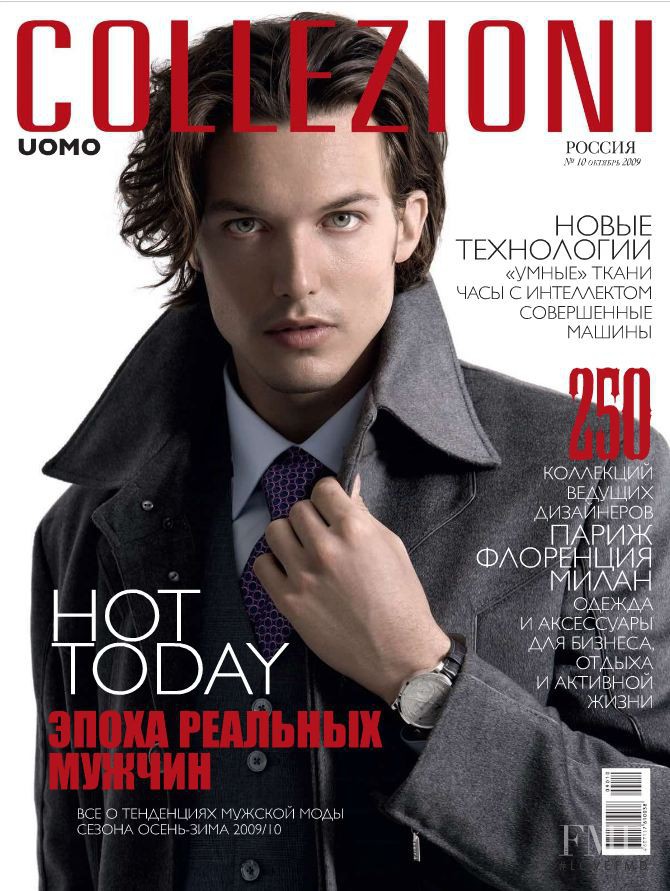  featured on the Collezioni Uomo Russia cover from October 2009