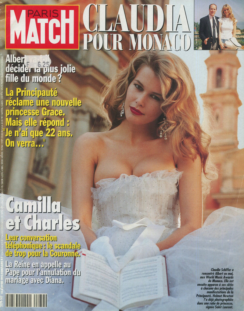 Claudia Schiffer featured on the Paris Match cover from January 1993