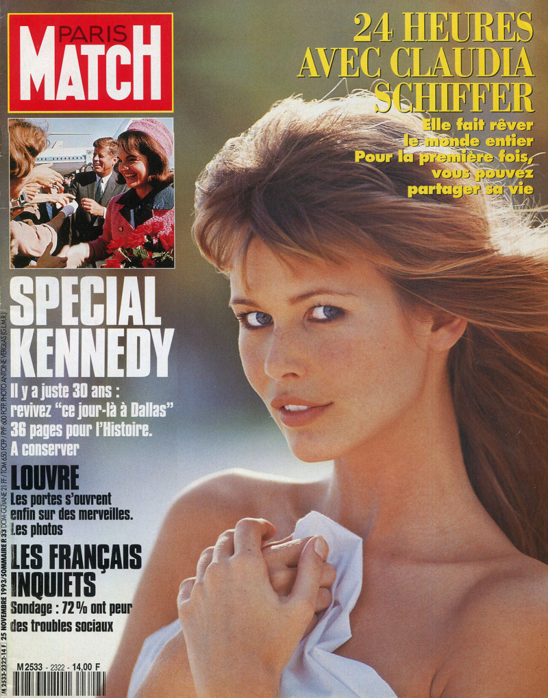 Claudia Schiffer featured on the Paris Match cover from November 1993