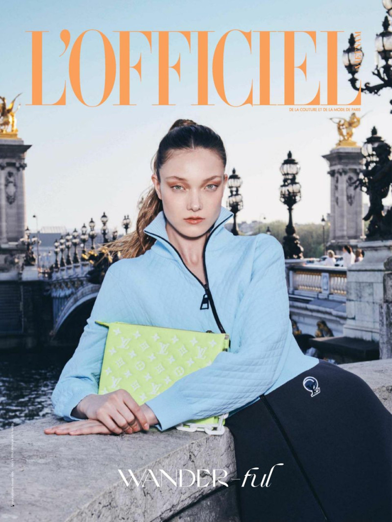  featured on the L\'Officiel Vietnam cover from May 2022