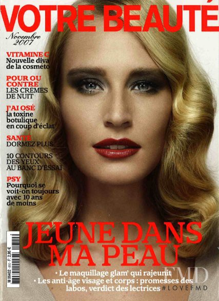  featured on the Votre Beauté France cover from November 2007