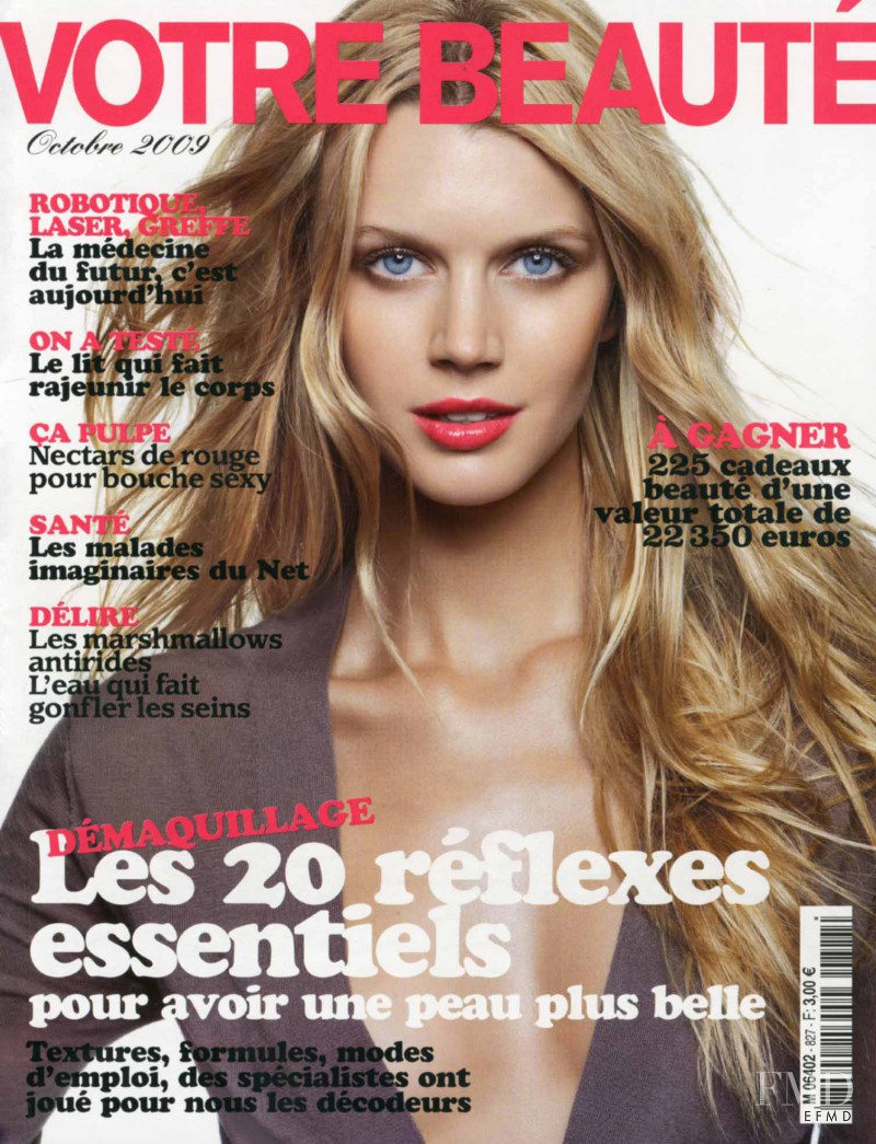 Jayne Moore featured on the Votre Beauté France cover from October 2009