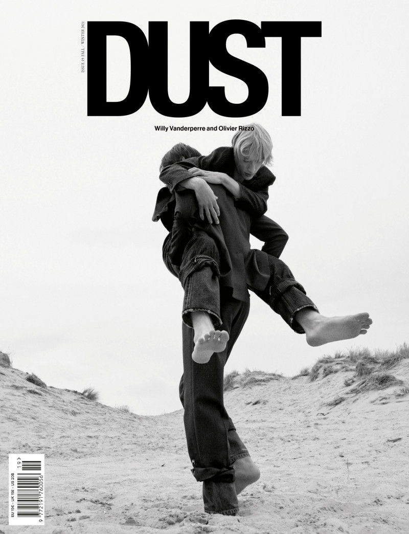 Lennert de Lathauwer featured on the Dust cover from October 2021