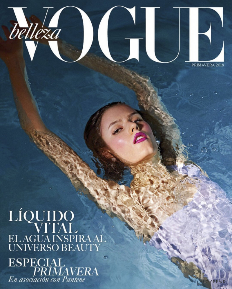 Alicia Holtz featured on the Vogue Belleza Mexico cover from April 2018