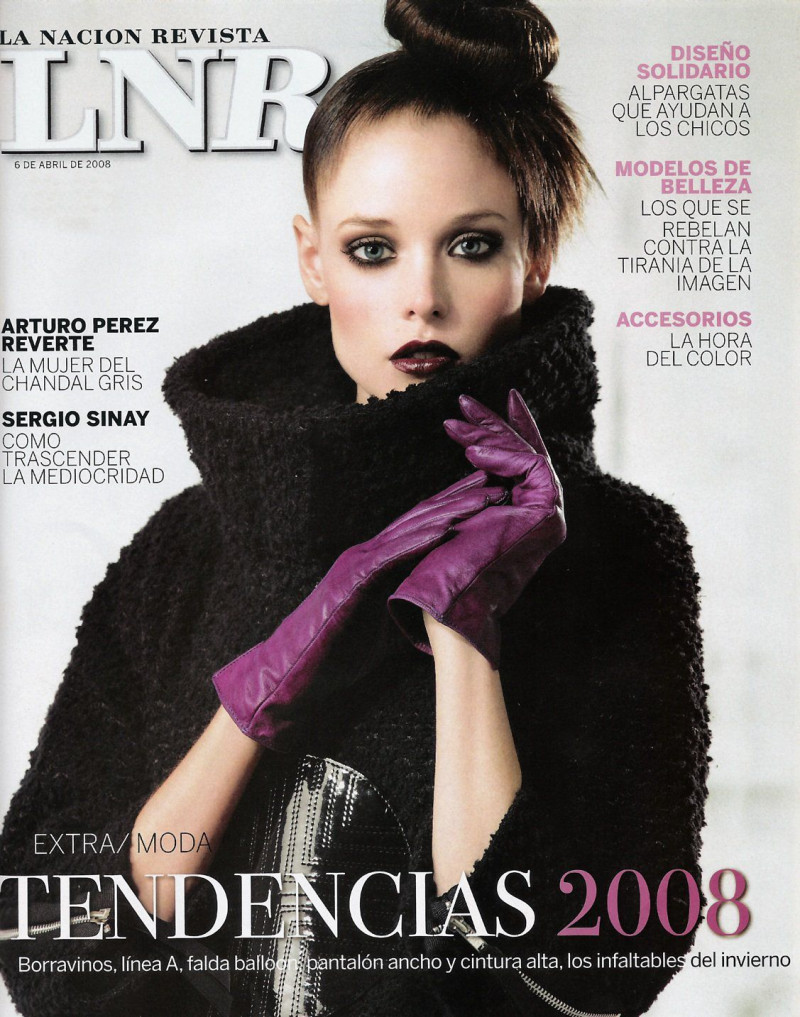 Valeria García featured on the La Nacion Revista screen from April 2008