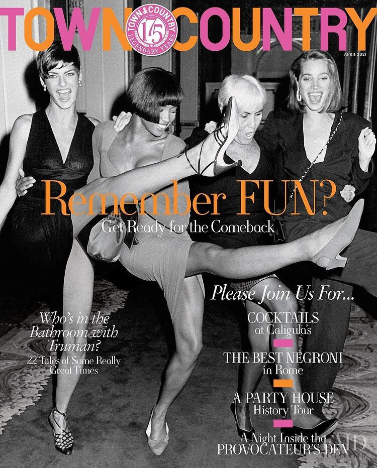 Christy Turlington, Naomi Campbell featured on the Town & Country cover from April 2021
