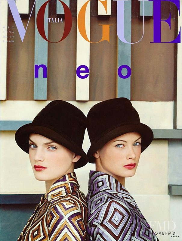 Carolyn Murphy, Guinevere van Seenus featured on the Vogue Italy cover from October 1996