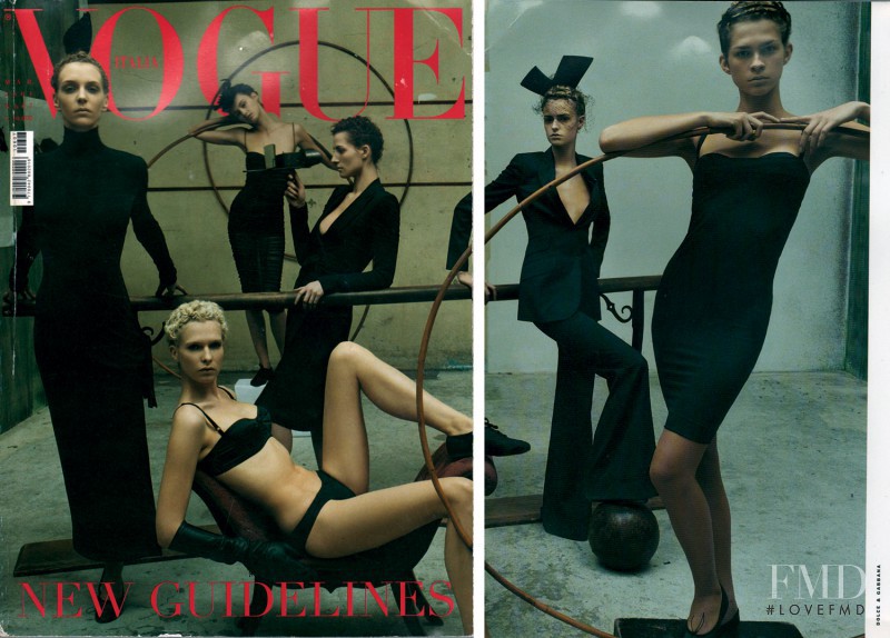 Christina Kruse, Jacquetta Wheeler, Trish Goff, Hannelore Knuts, An Oost, Kim Peers featured on the Vogue Italy cover from March 2001