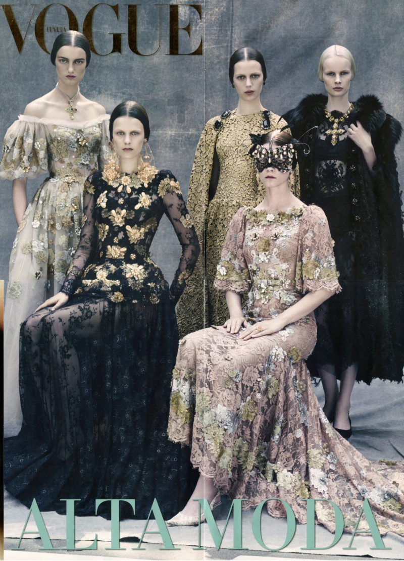 Esther Heesch, Irene Hiemstra, Irina Kravchenko, Kayley Chabot, Tess Hellfeuer featured on the Vogue Italy cover from September 2013