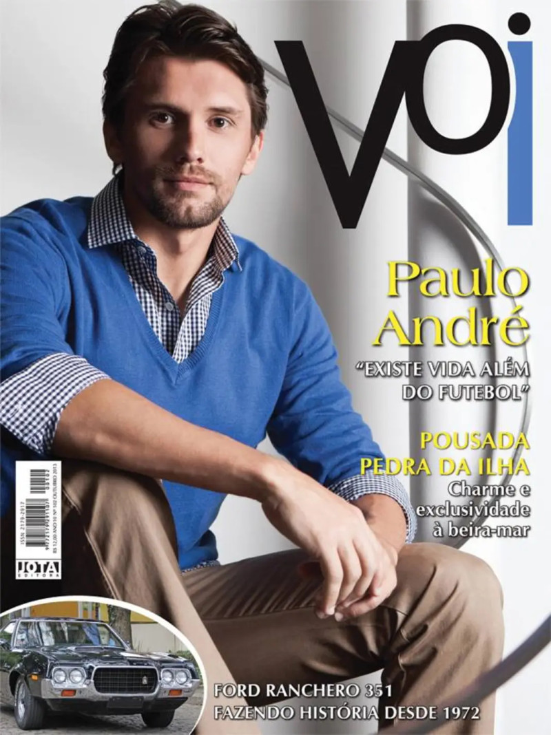 Paulo Andre featured on the Revista Voi cover from October 2013