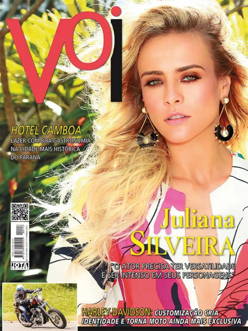 Juliana Silveira featured on the Revista Voi cover from March 2015