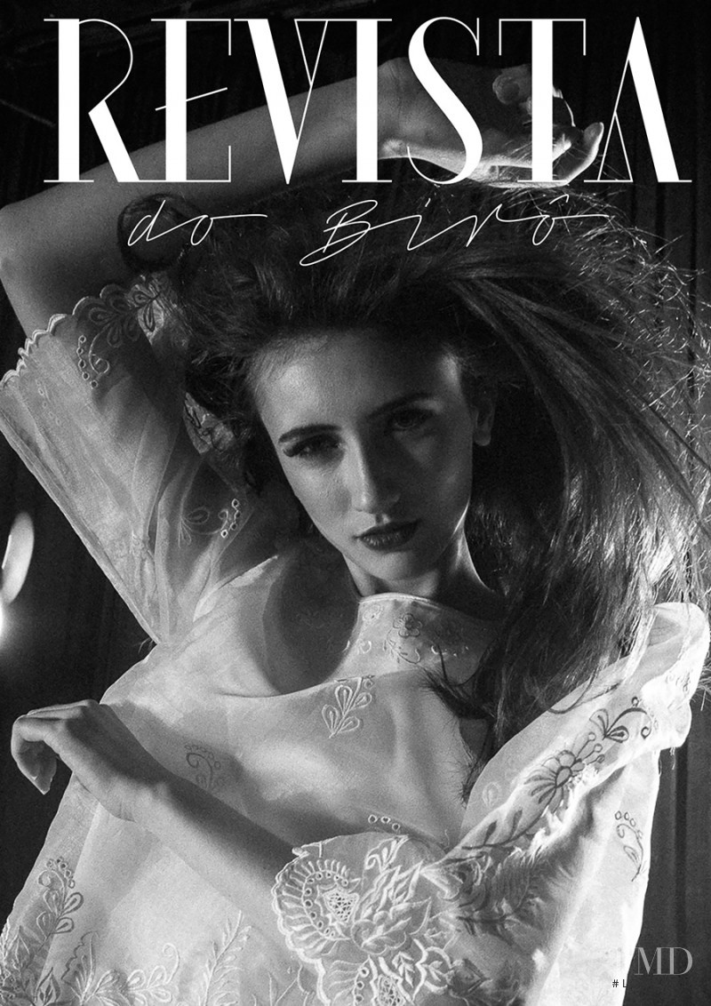 Giovanna Rodacoski featured on the Biro de Moda cover from December 2015