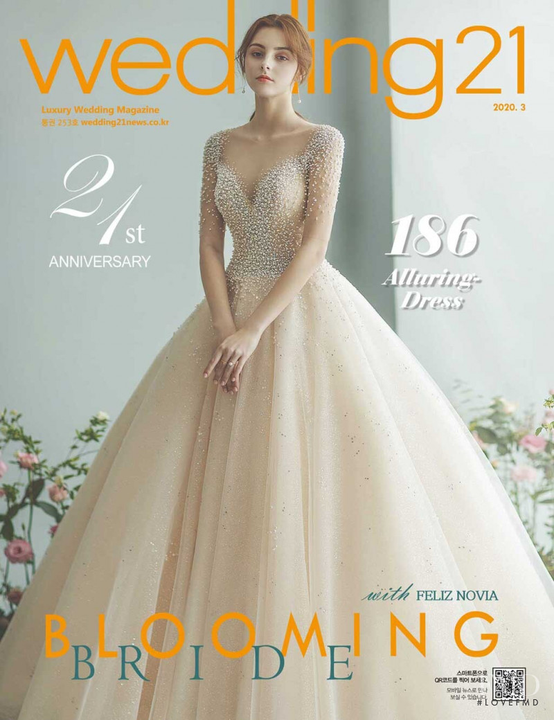 Marina Bondarko featured on the Wedding21 cover from April 2020