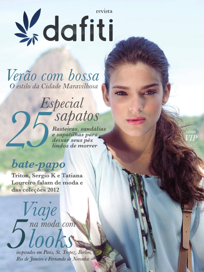 Luana Leao featured on the Dafiti Mag cover from November 2011