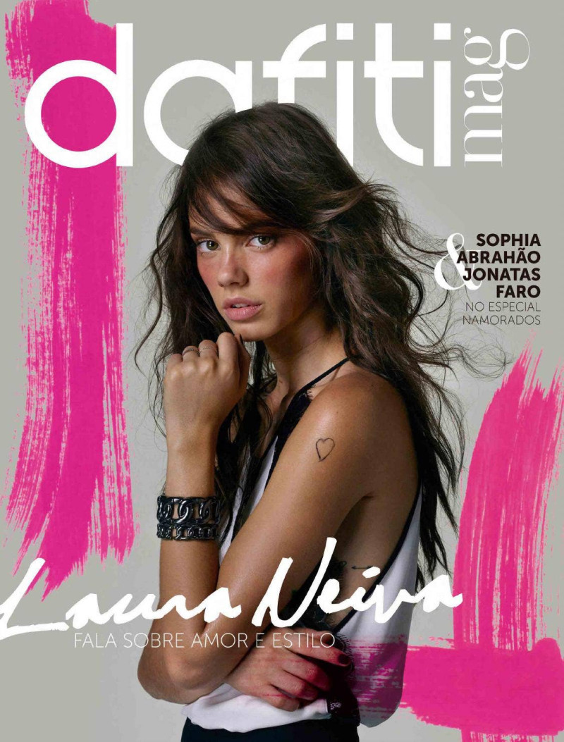 Laura Neiva featured on the Dafiti Mag cover from June 2015