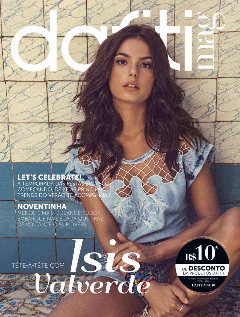 Isis Valverde featured on the Dafiti Mag cover from December 2016