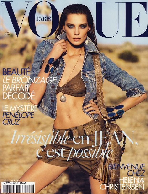 Daria Werbowy featured on the Vogue France cover from May 2009