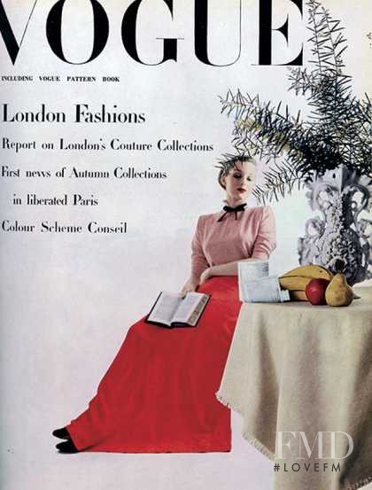  featured on the Vogue USA cover from November 1944