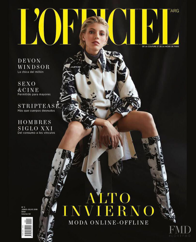 Devon Windsor featured on the L\'Officiel Argentina cover from June 2018