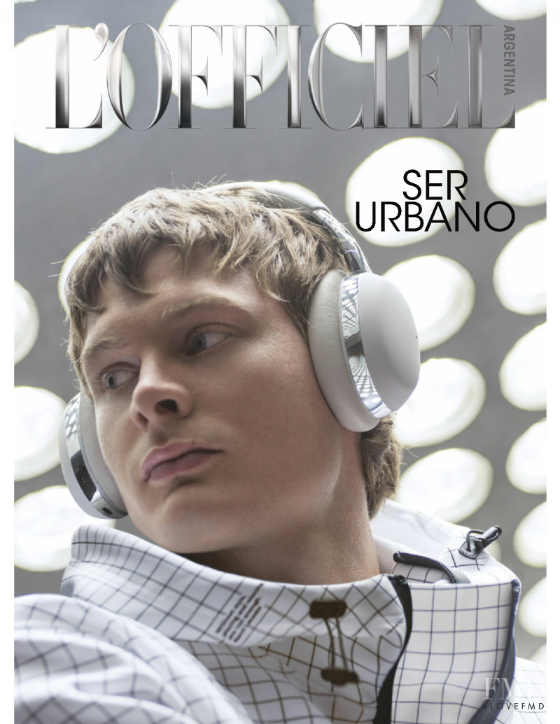  featured on the L\'Officiel Argentina cover from March 2021