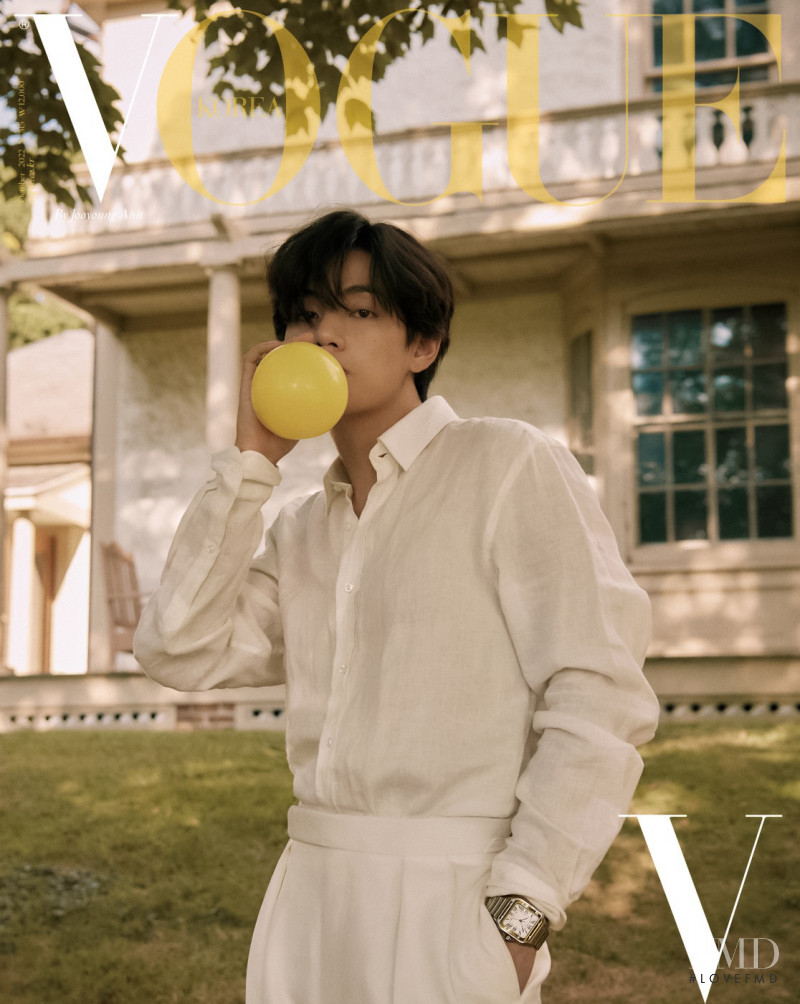  featured on the Vogue Korea cover from October 2022