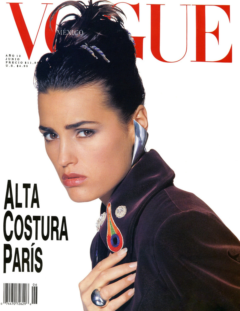 Yasmin Le Bon featured on the Vogue Mexico cover from June 1991