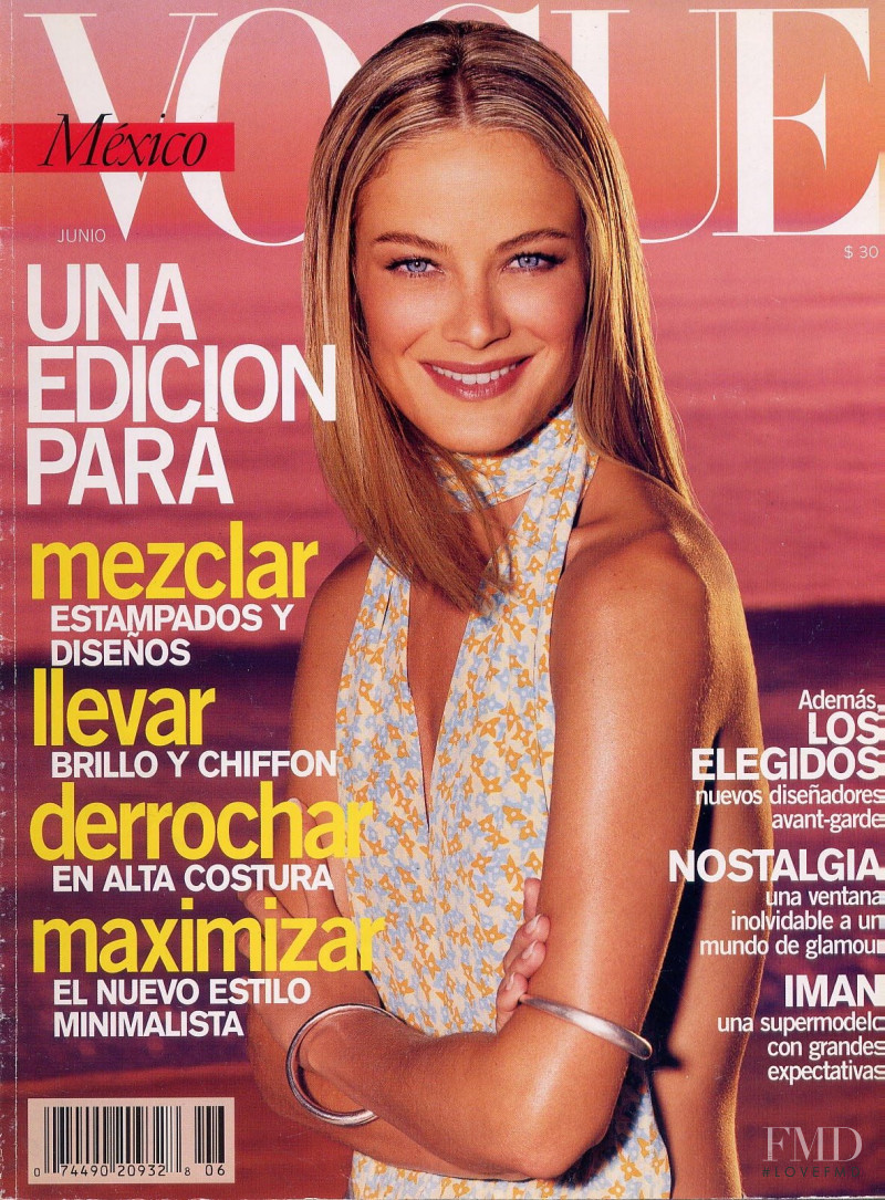 Carolyn Murphy featured on the Vogue Mexico cover from June 2000