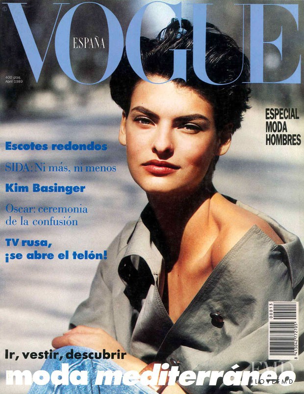 Linda Evangelista featured on the Vogue Spain cover from April 1989