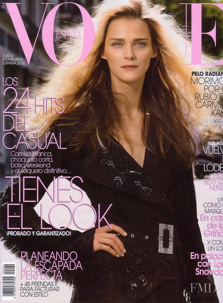 Cover of Vogue Spain with Carmen Kass, November 2006 (ID:3501), Magazines