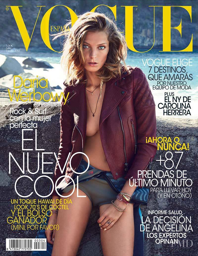 Daria Werbowy featured on the Vogue Spain cover from July 2013