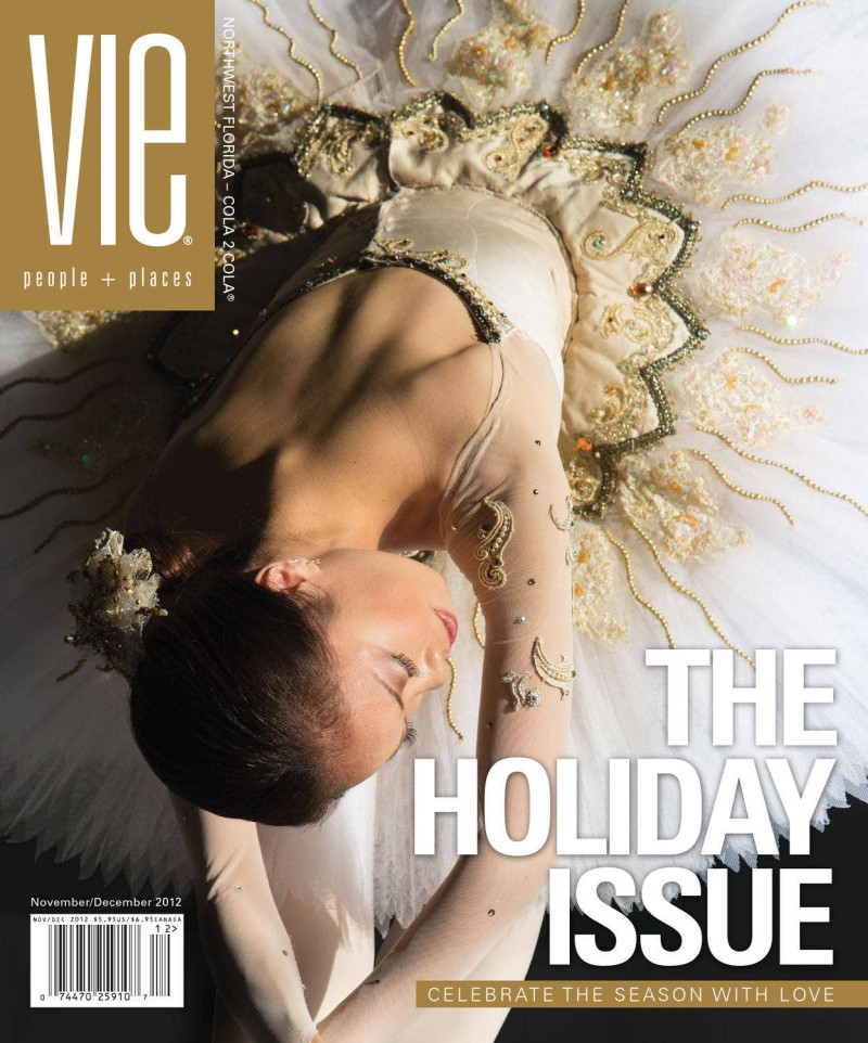 Ayaka Okubo featured on the Vie cover from November 2012