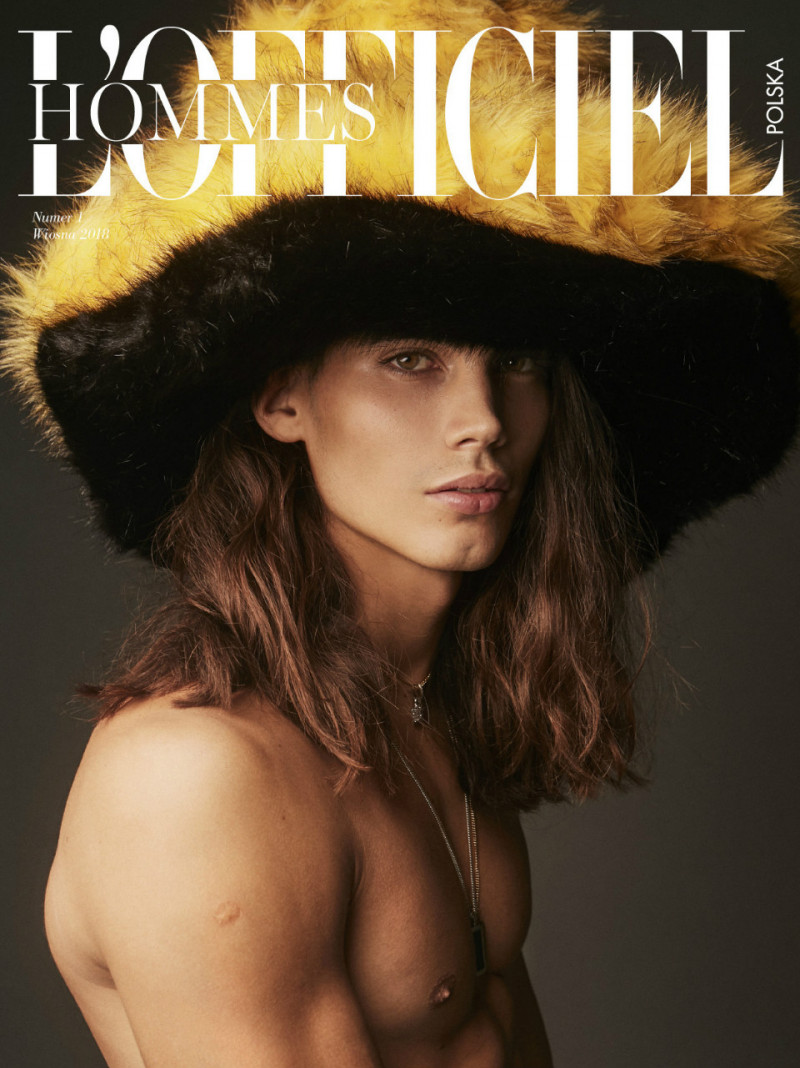 Vito Basso featured on the L\'Officiel Hommes Poland cover from April 2018